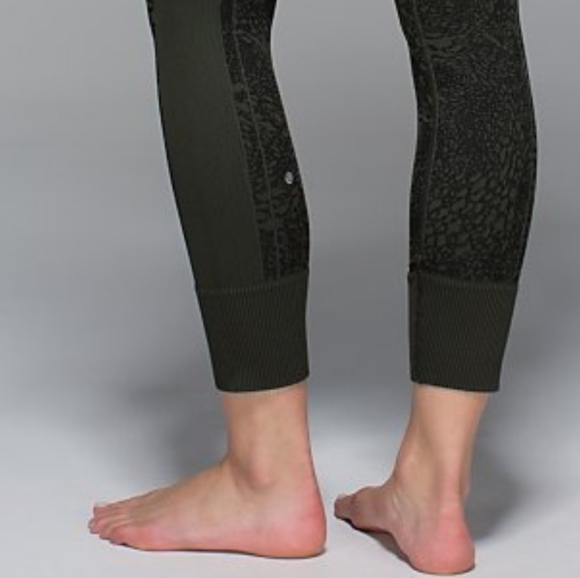 Lululemon ebb to street gator green leggings - Picture 2 of 4